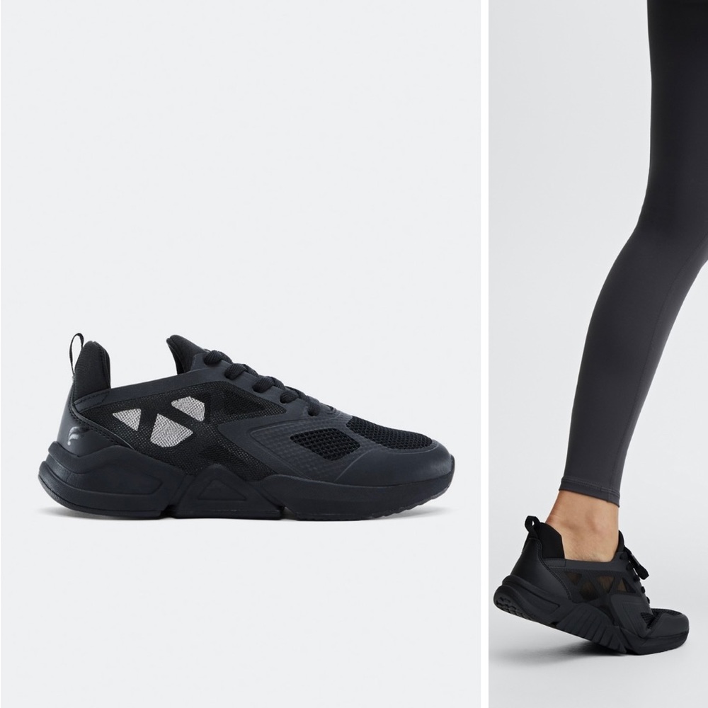 Brand New Fabletics Venice performance sneaker